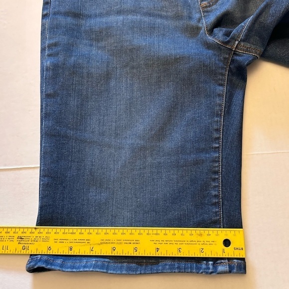 Lands End Bermuda stretchy blue denim pull on shorts Sz-10 L8 - Picture 7 of 7